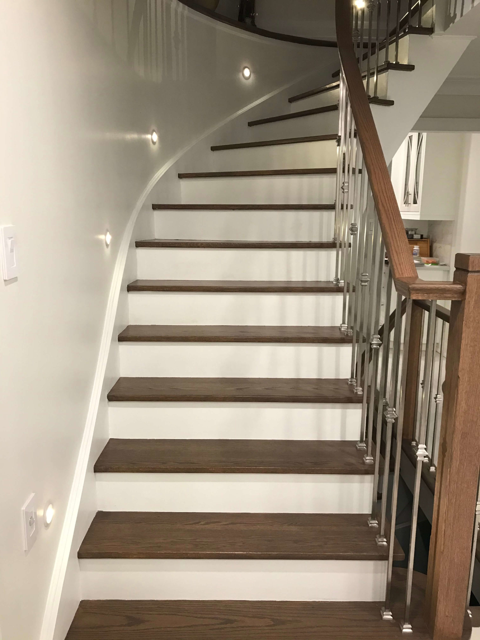Round recessed stair lighting installation