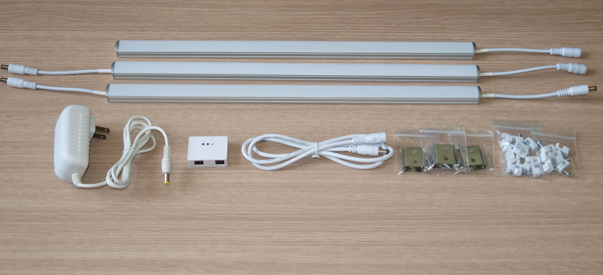 LED under-cabinet lighting kit and fixture components